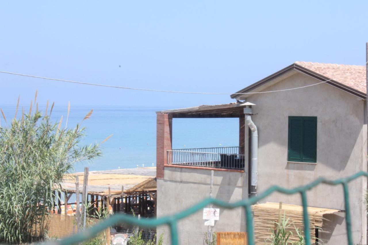 Waikiki Beach Apartments Santa Maria di Castellabate Exterior foto