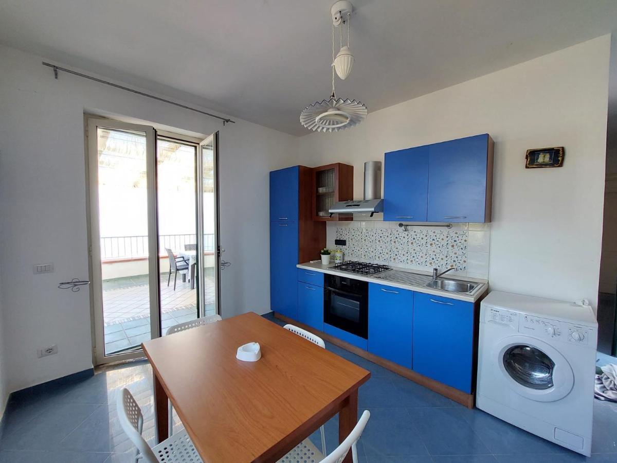 Waikiki Beach Apartments Santa Maria di Castellabate Exterior foto